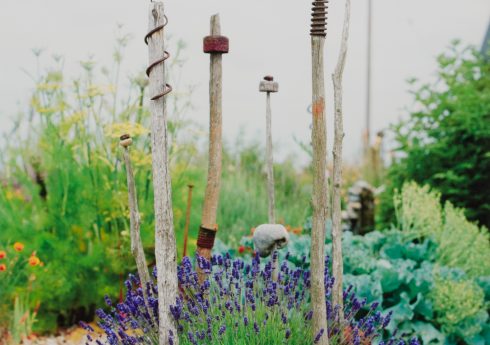 Found object sculpture in the garden at Prospect Cottage c.1990 © Howard Sooley